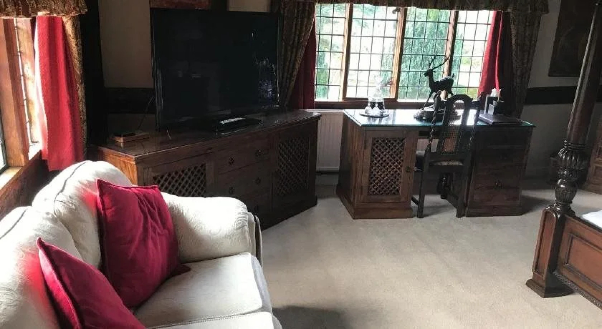 The Old Hall Country House