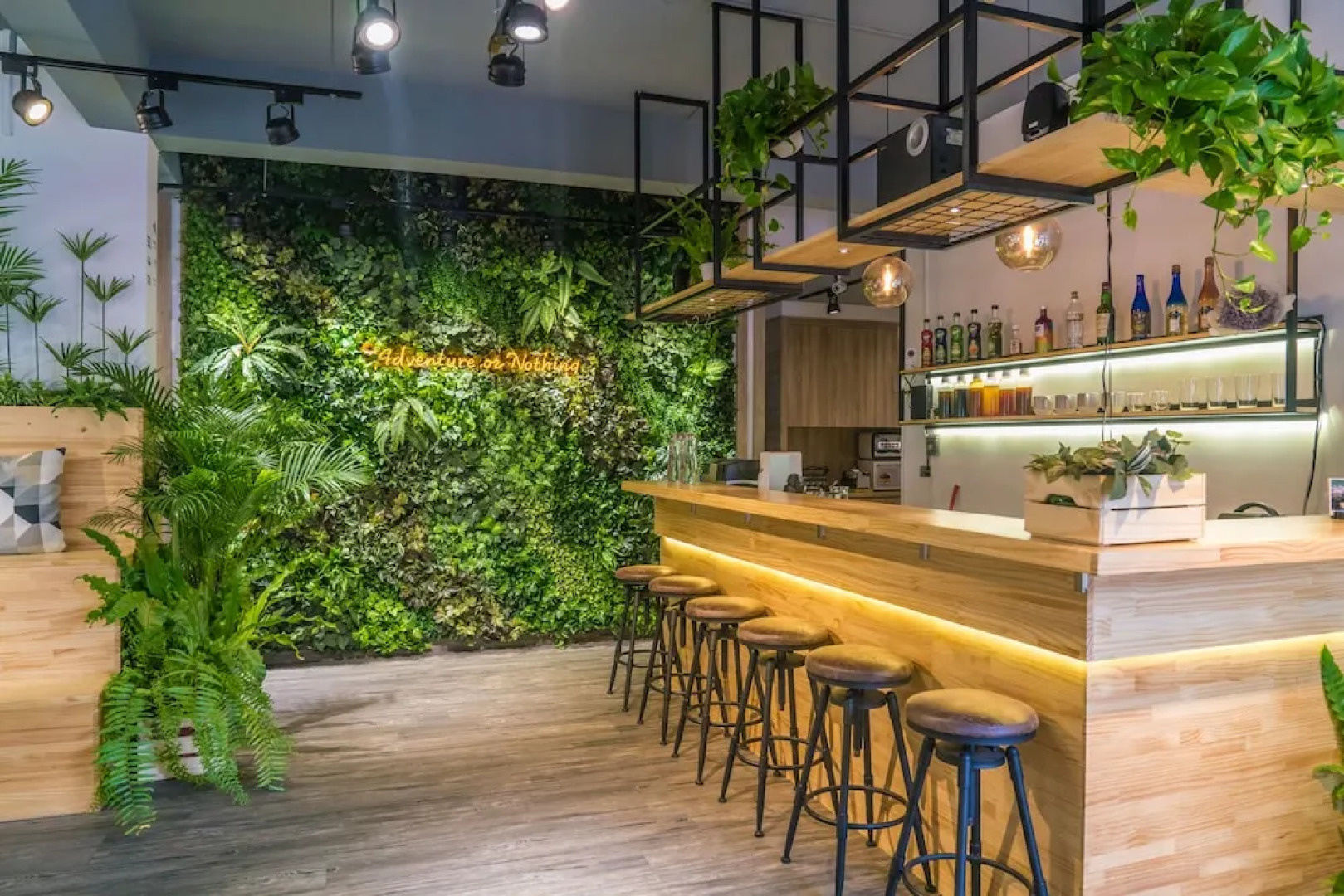 OFUCOS Diving Hostel