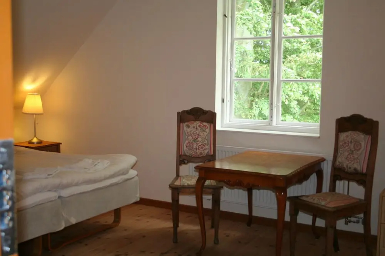 Hoby Gård Bed & Breakfast