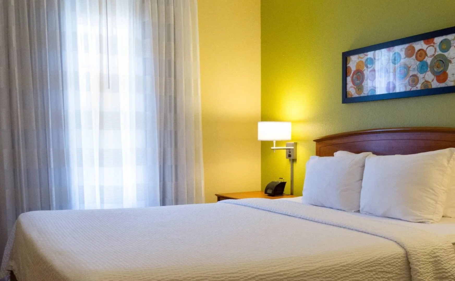 Alluxsuites at 1876, an Ascend Collection Hotel