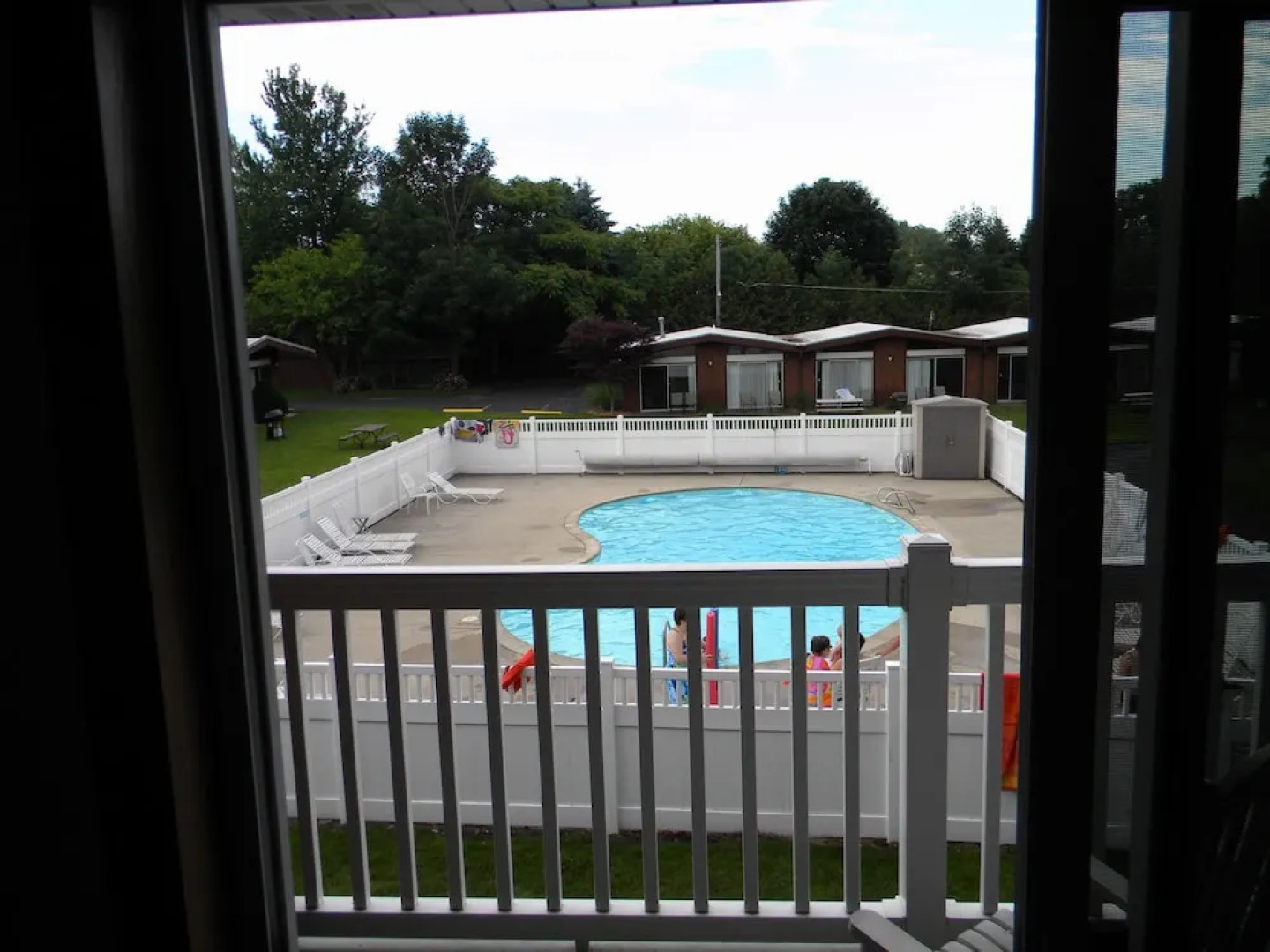 Nader's Motel & Suites