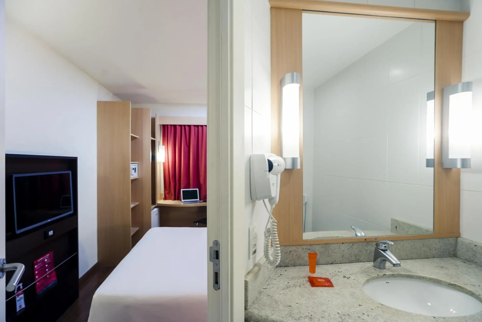 ibis Vitoria Praia de Camburi