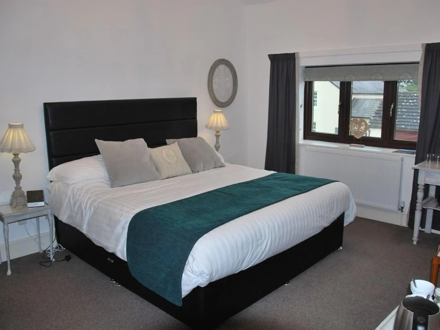 The Golden Fleece Inn