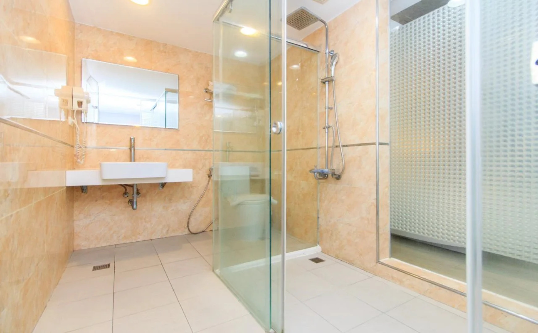 Happiness Skyline Hotel