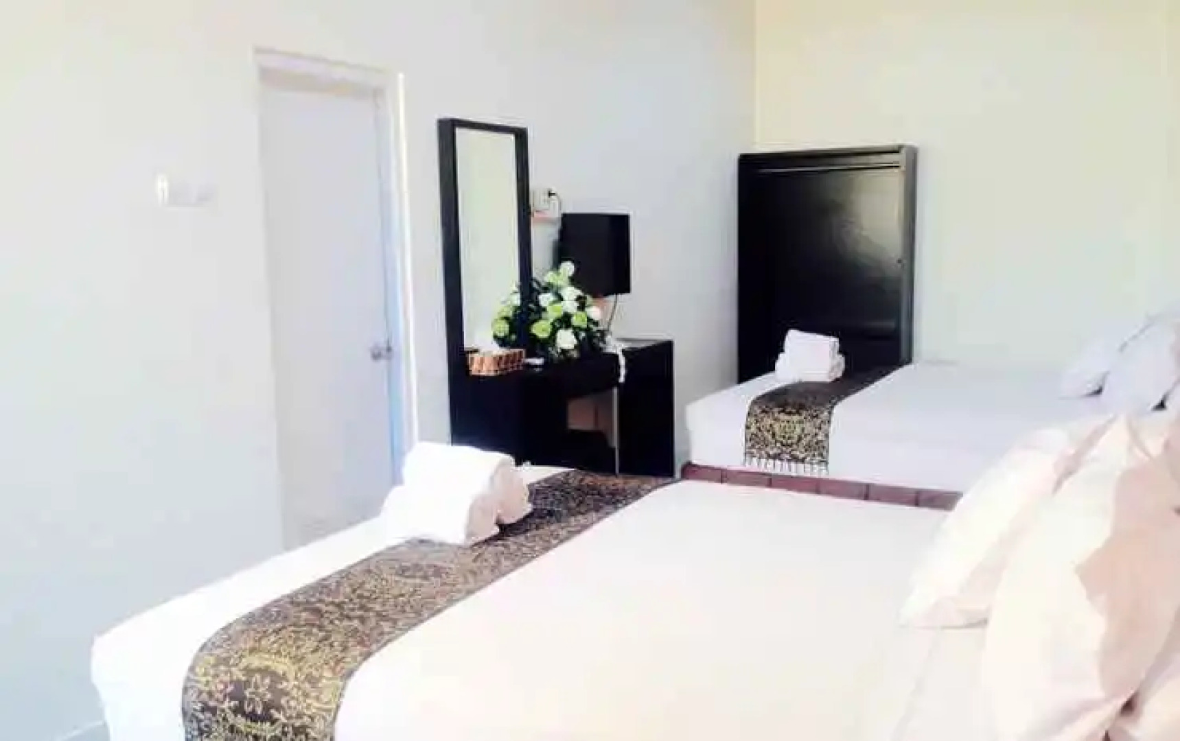 Tirta Kencana Hotel & Garden Resto