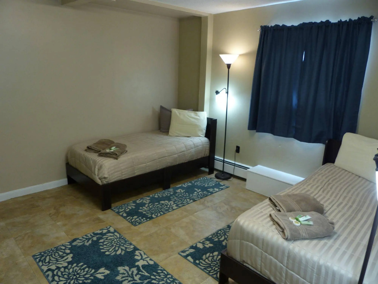 Bent Prop Inn & Hostel Downtown