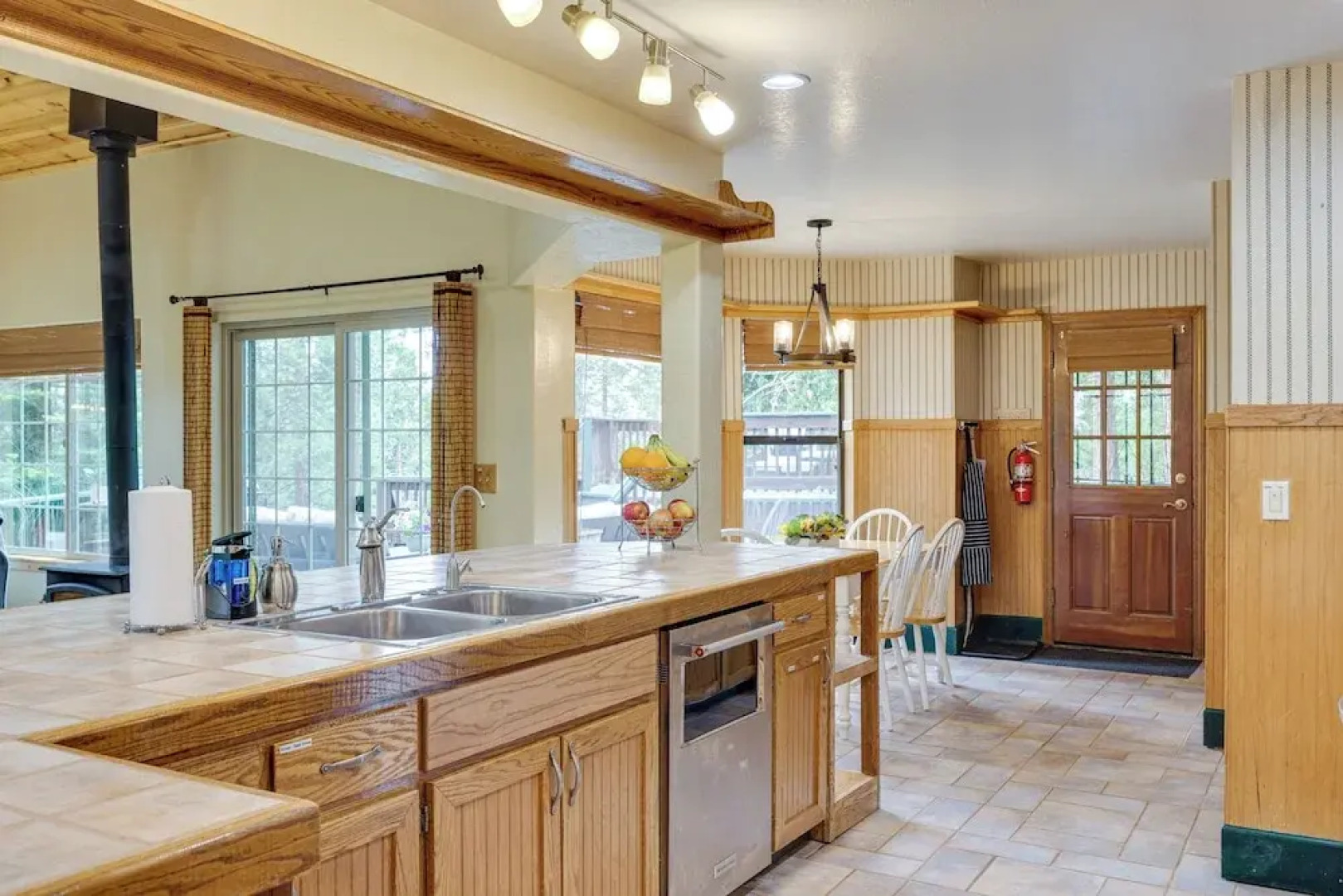 Mi-wuk Village Vacation Rental w/ Multi-level Deck