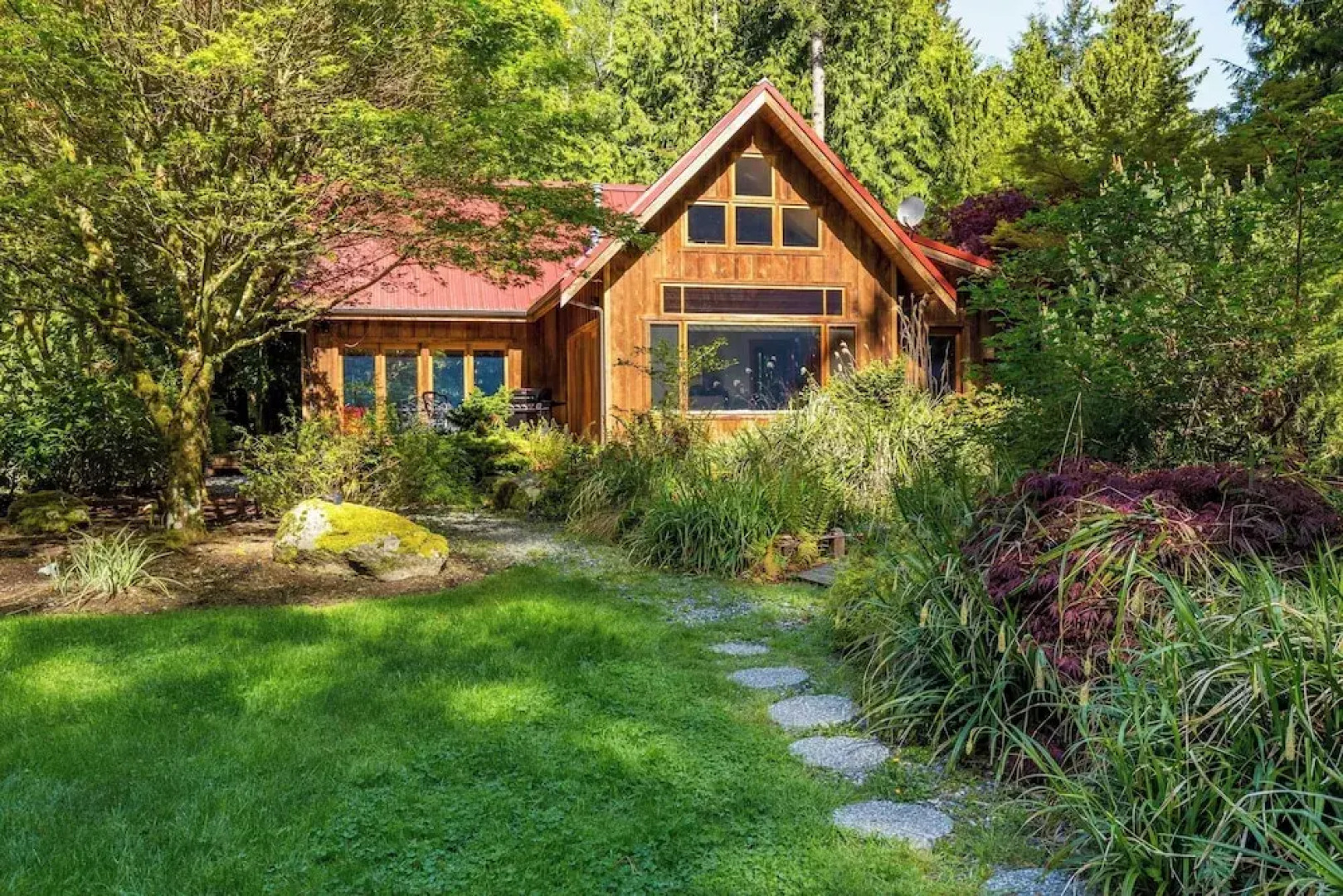 Rhythm Waters by Avantstay Garden Paradise, Pond