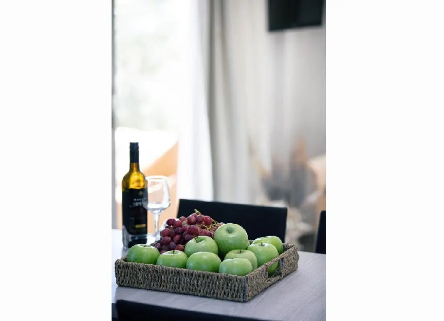 Evgoro Luxury Suites