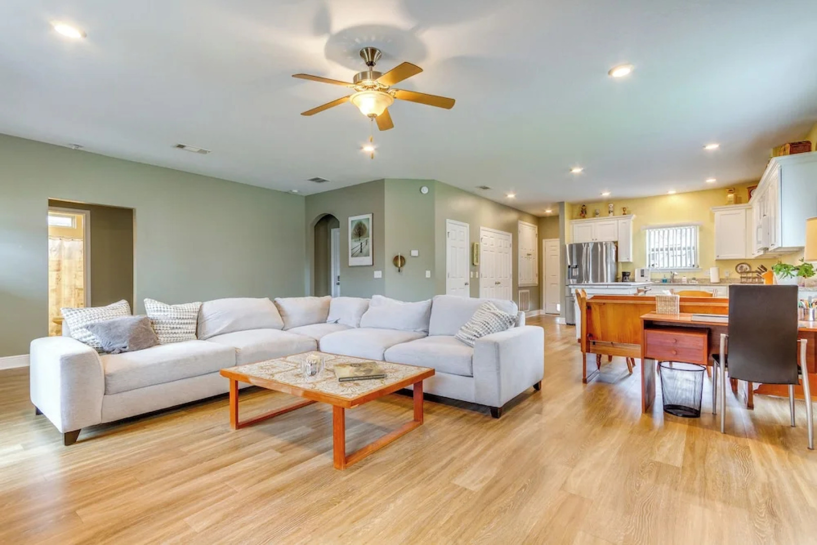 Pet-friendly Pensacola Home ~ 2 Mi to Bruce Beach!