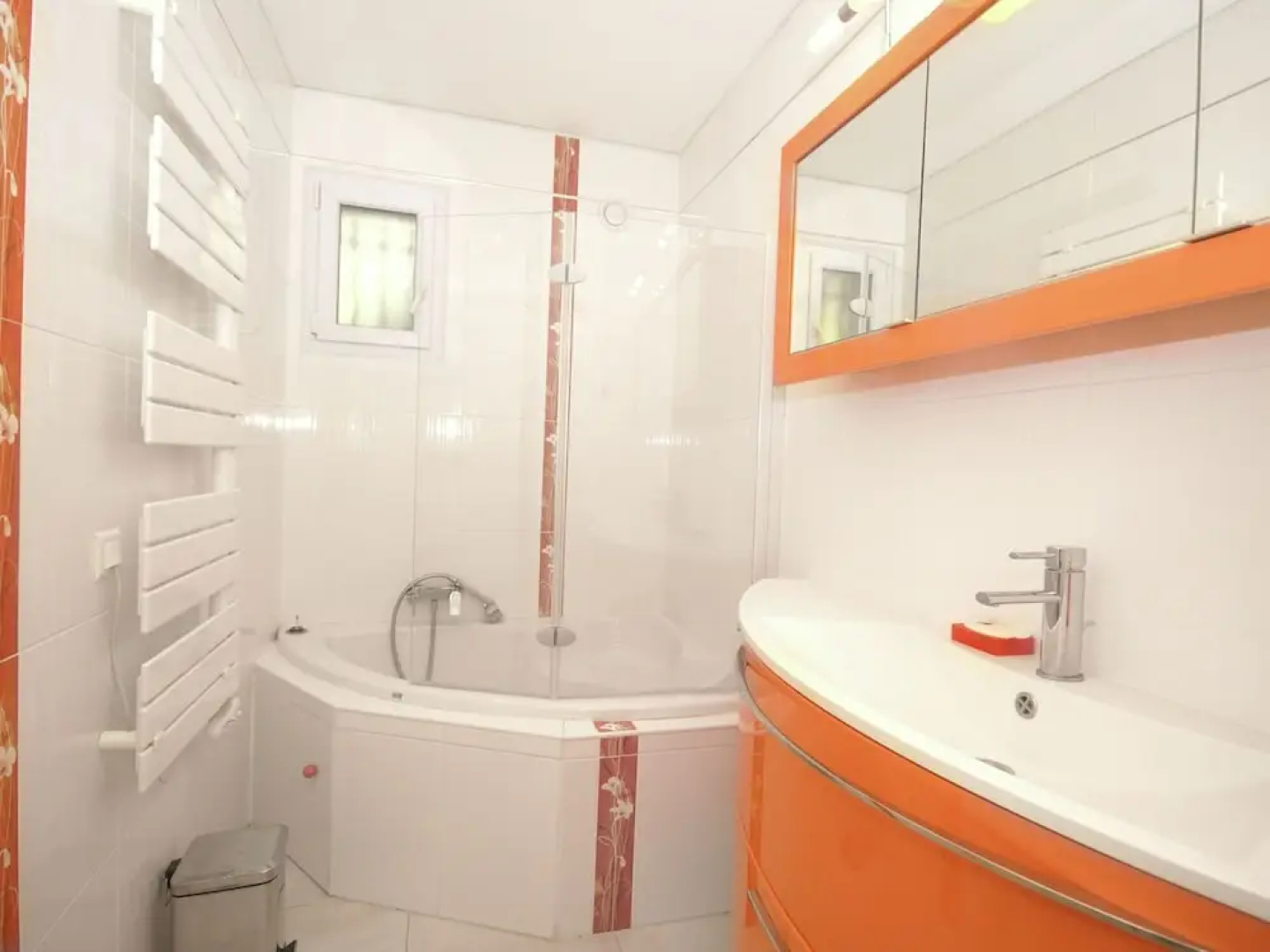 Cozy Holiday Home in Carqueiranne With Swimming Pool