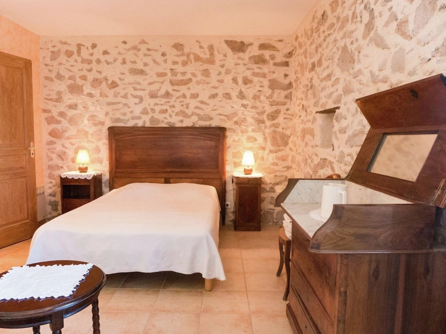 Stone Cottage on an Active Wine-growing Estate With a Swimming Pool