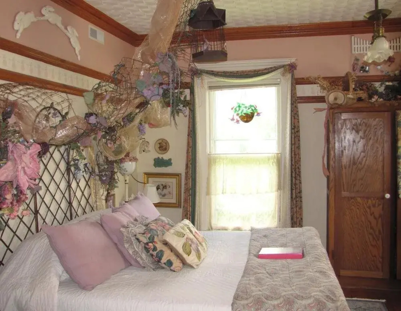 The Blue Belle Inn Bed and Breakfast