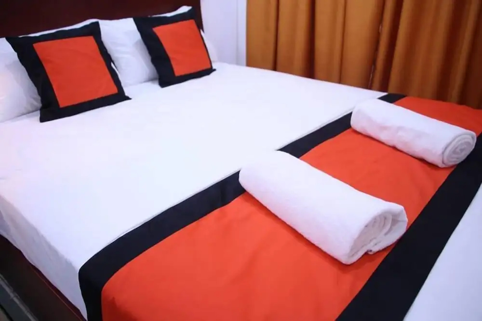 Lakeside Hybrid Villa