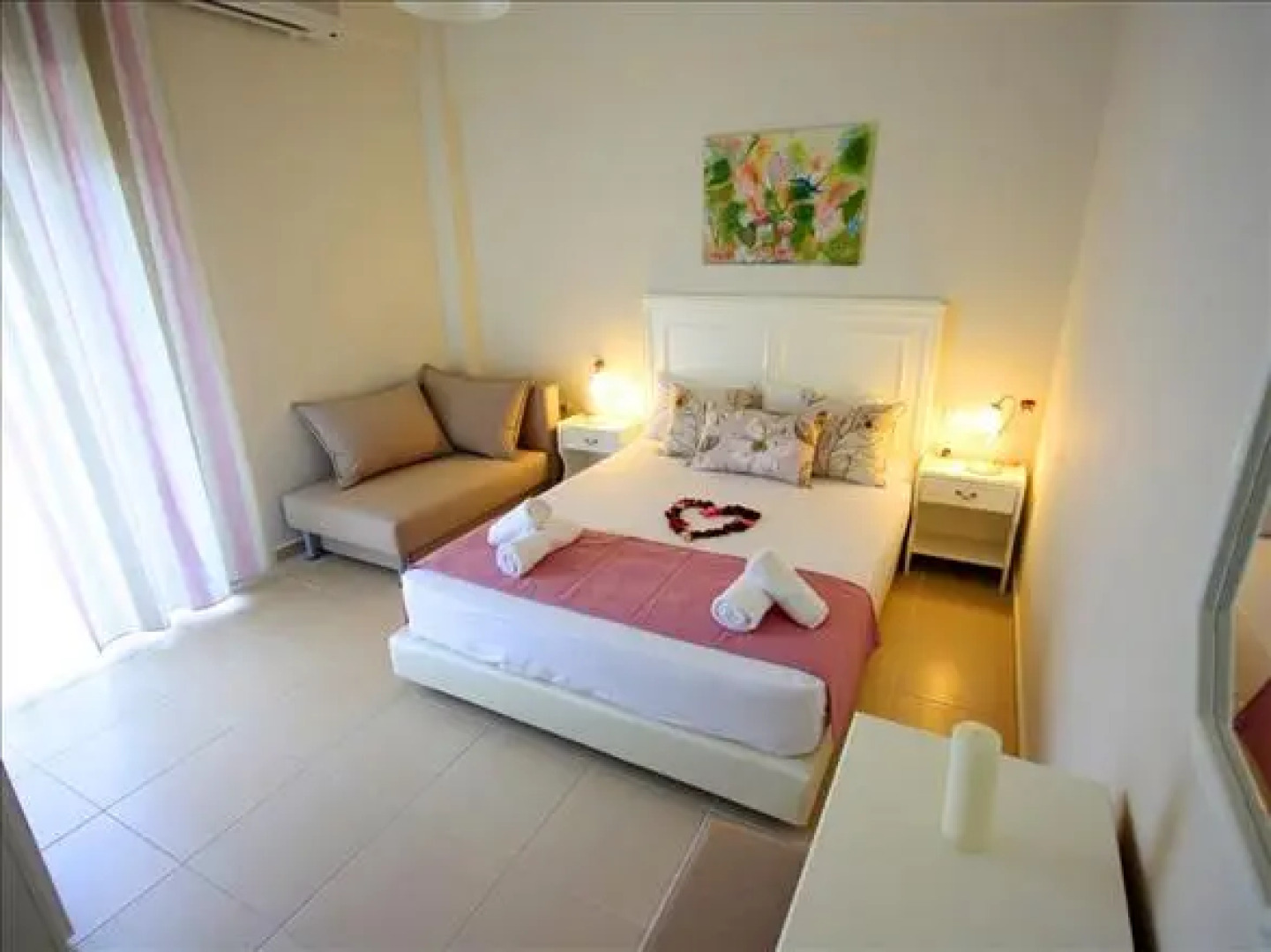 Leonidas Studio Apartments