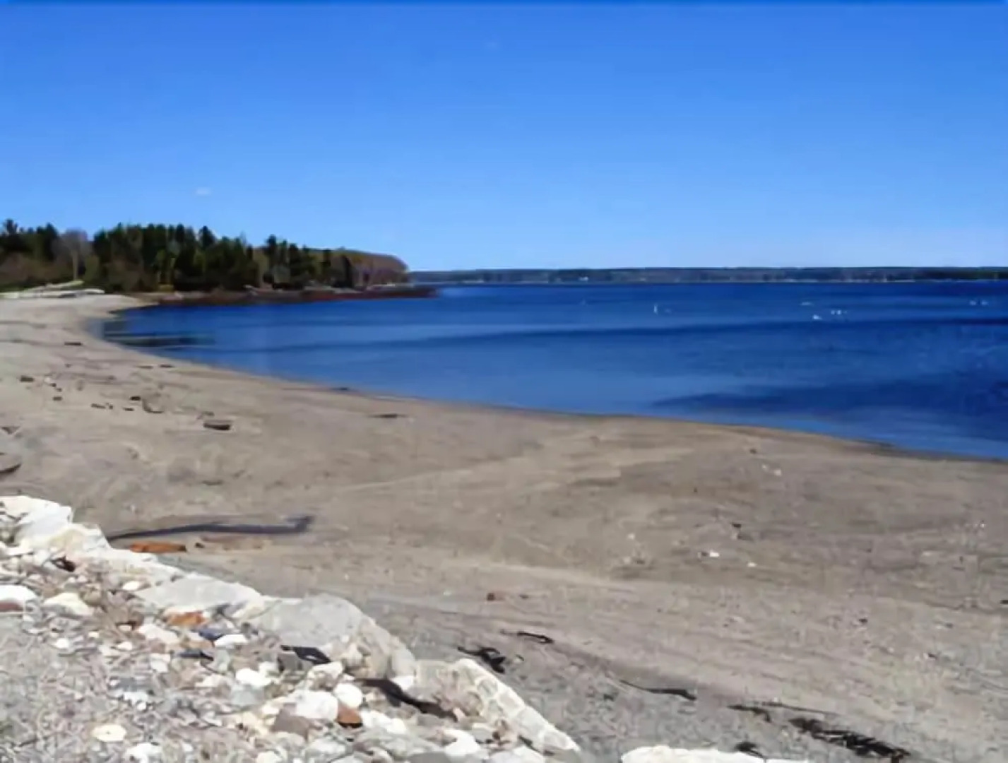 Coves End Surry - Three Bedroom Home with Hot Tub