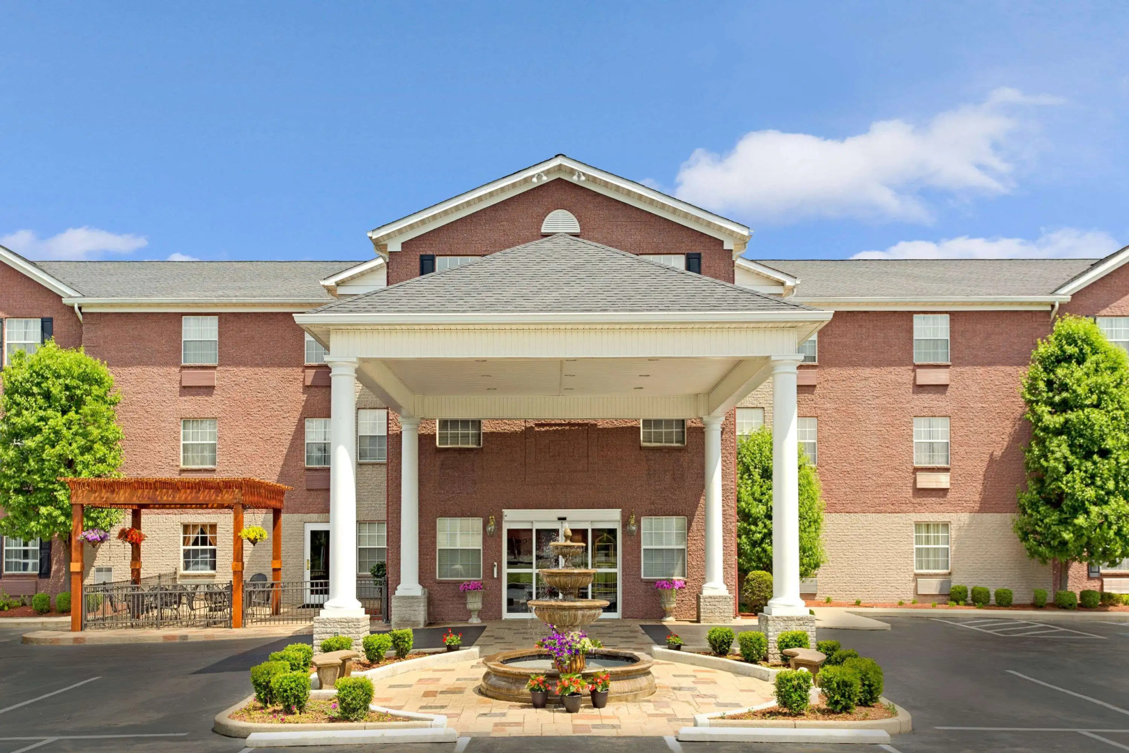 Hawthorn Extended Stay by Wyndham Cincinnati/Sharonville