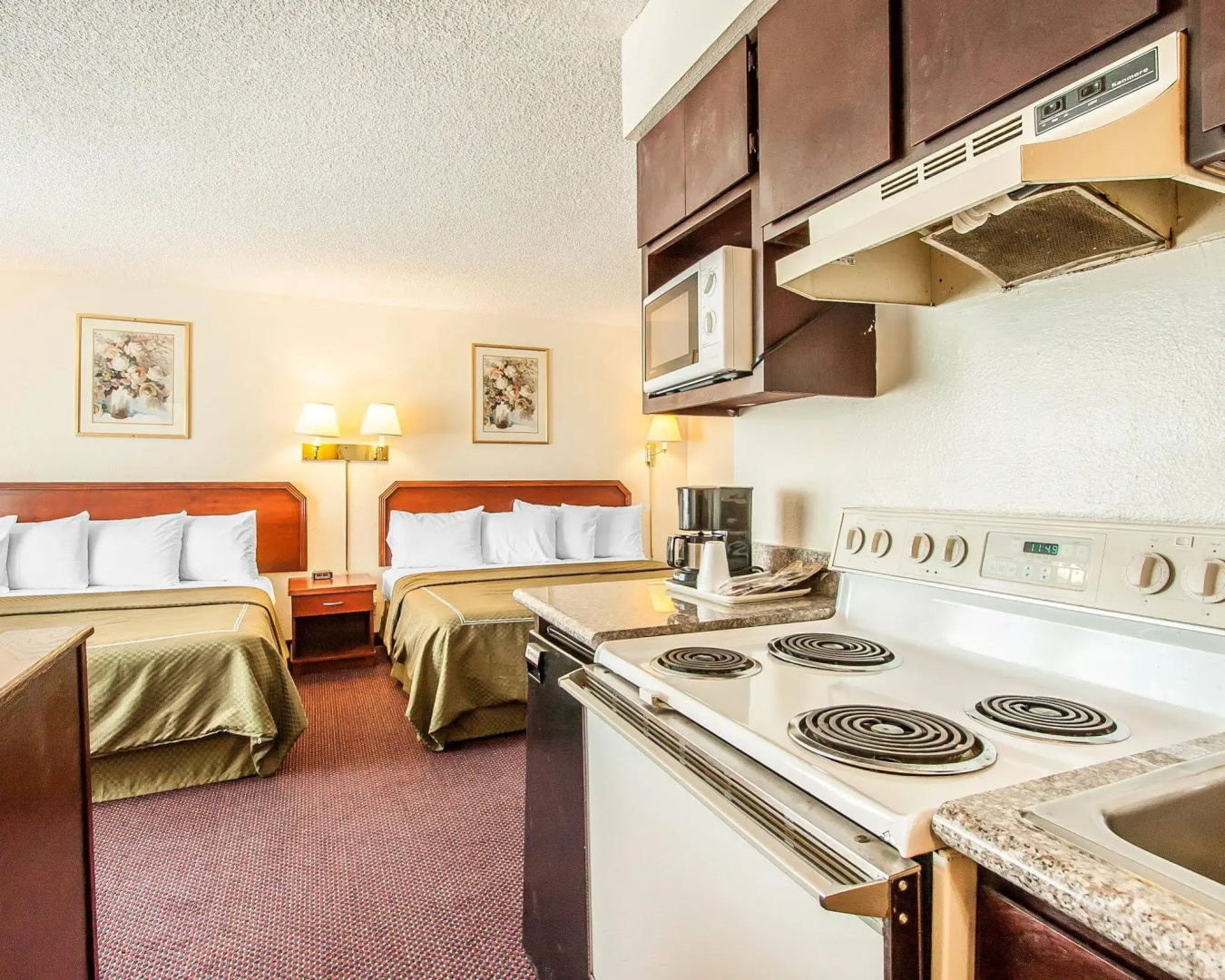 Rodeway Inn & Suites Portland West - Beaverton