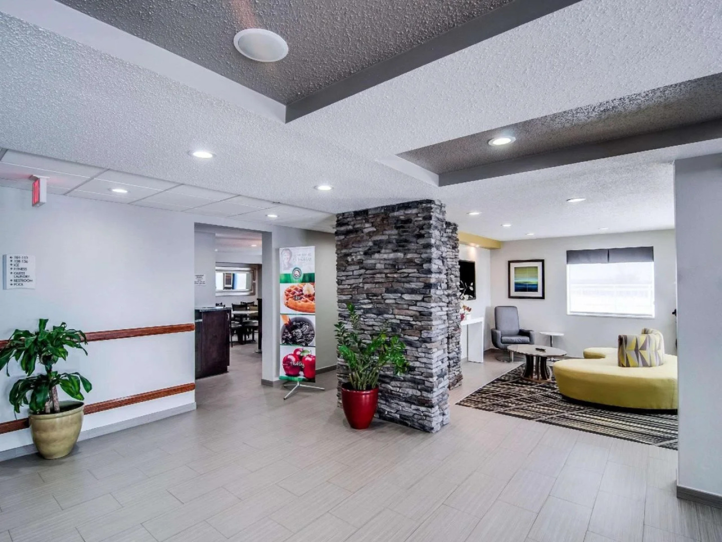 Clarion Pointe Staunton East