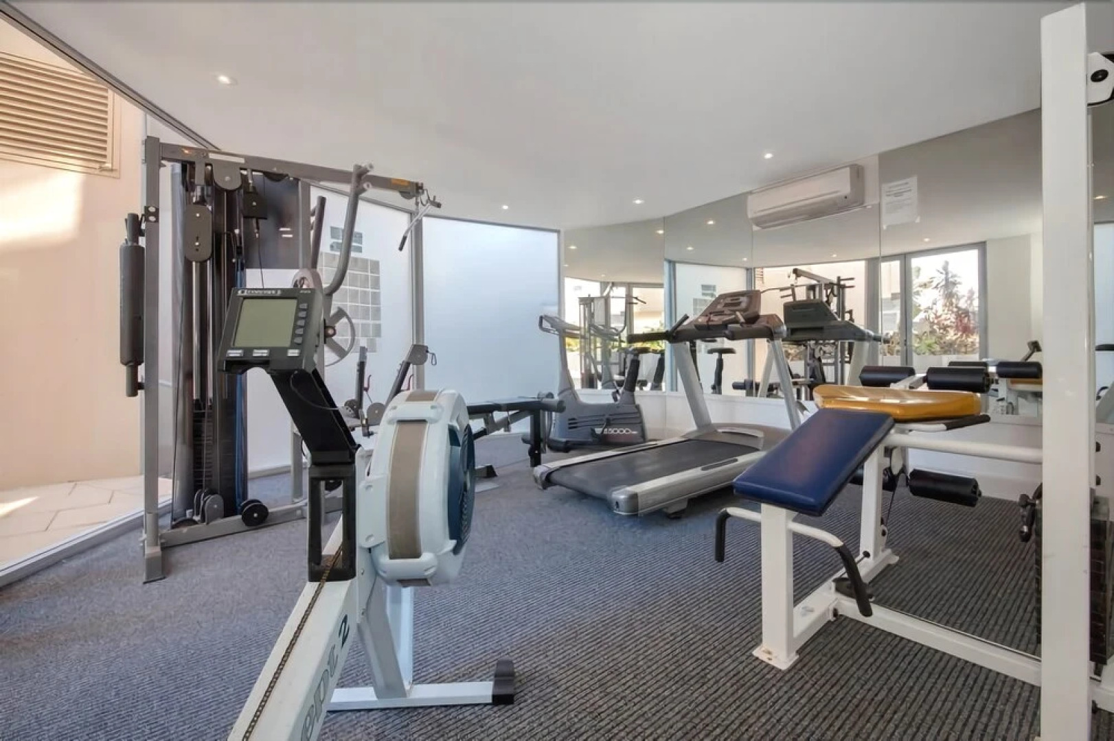 Cote D'Azur, Unit 40/61 Donald Street