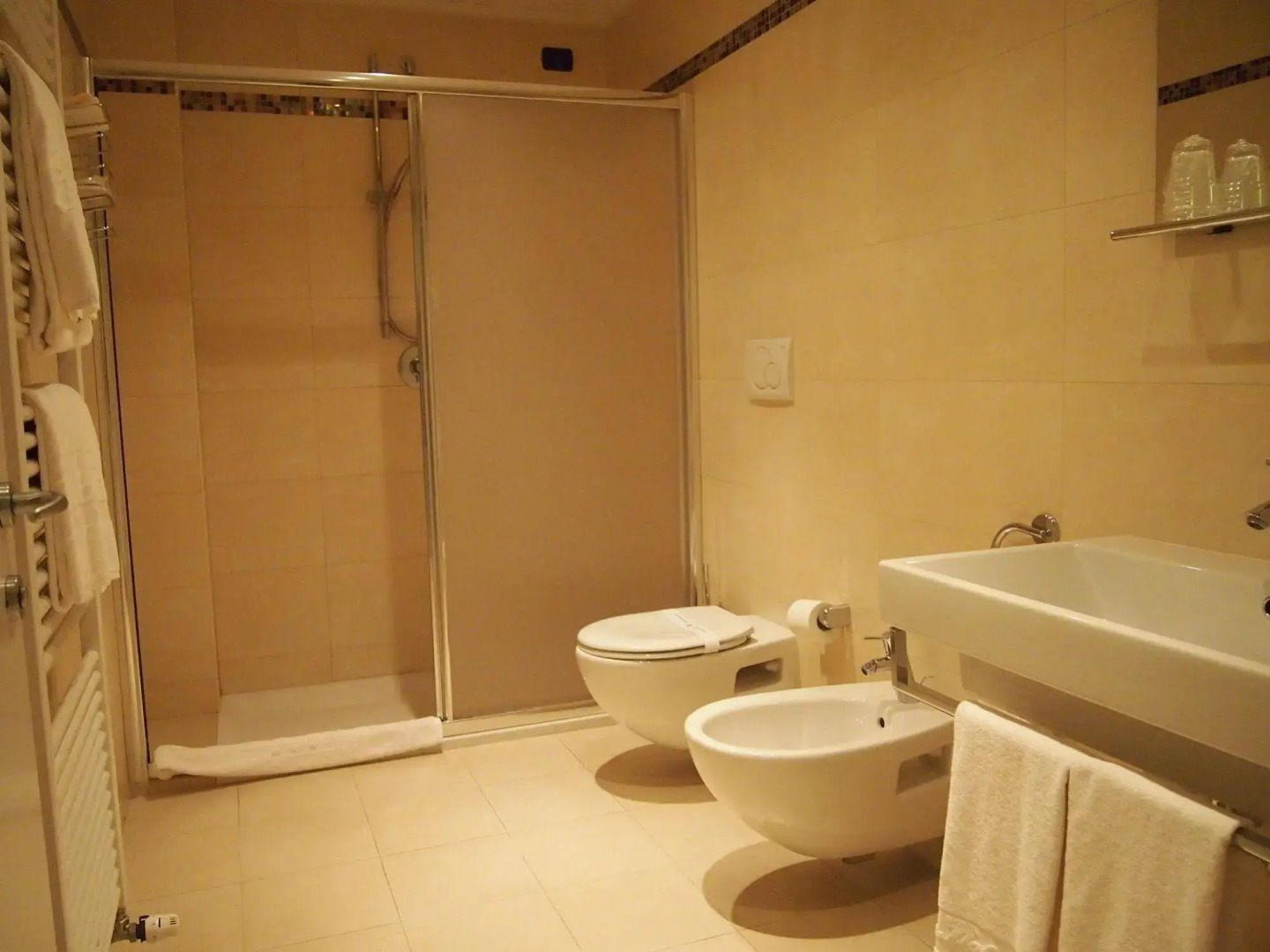 La Dolce Vita Hotel Motel