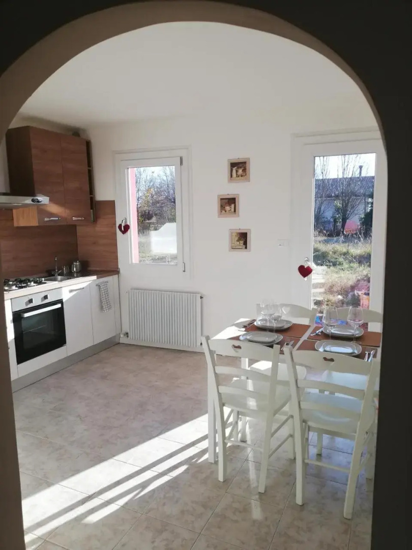 45 Minutes To Venice - by Flora