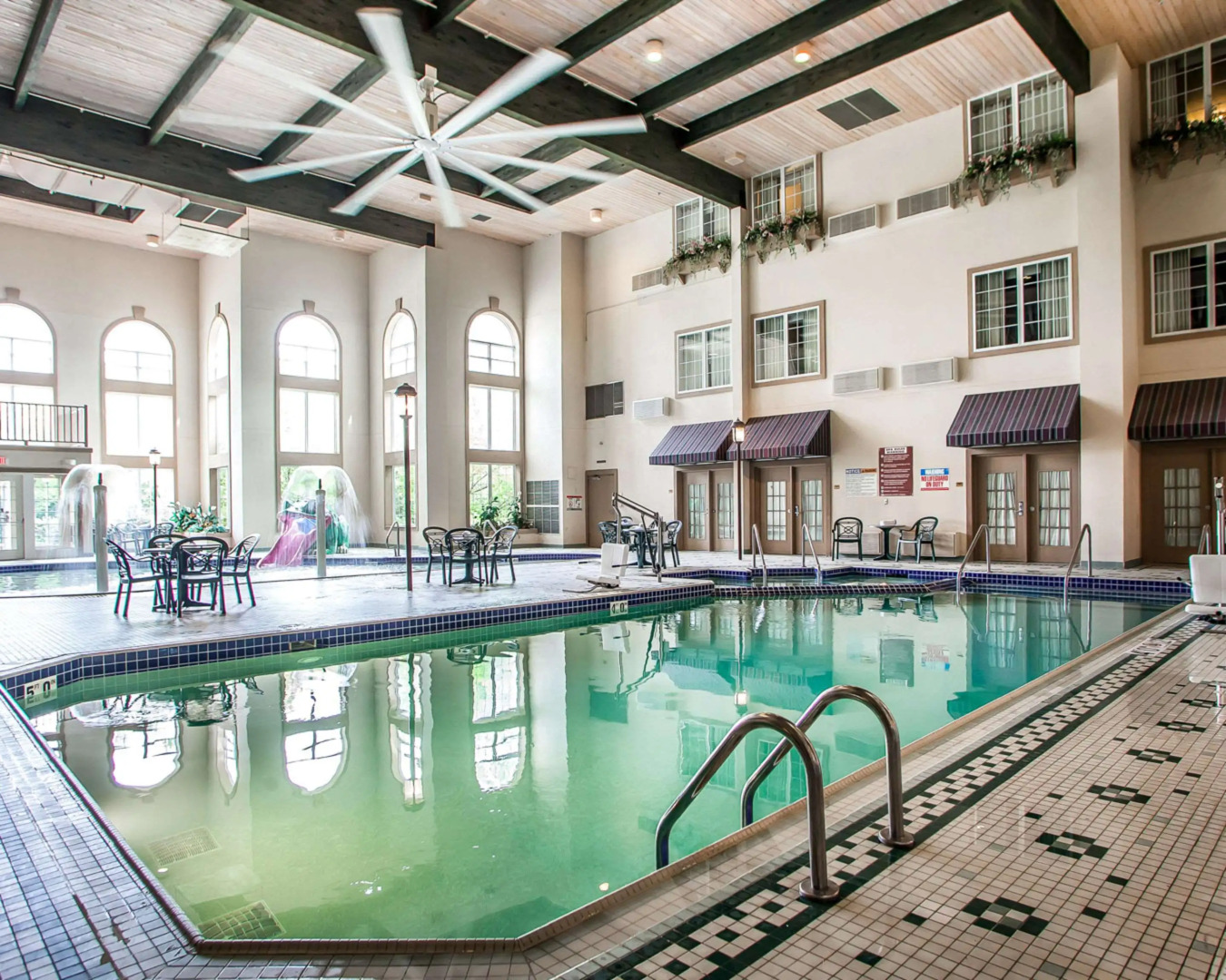 Comfort Suites Milwaukee Airport