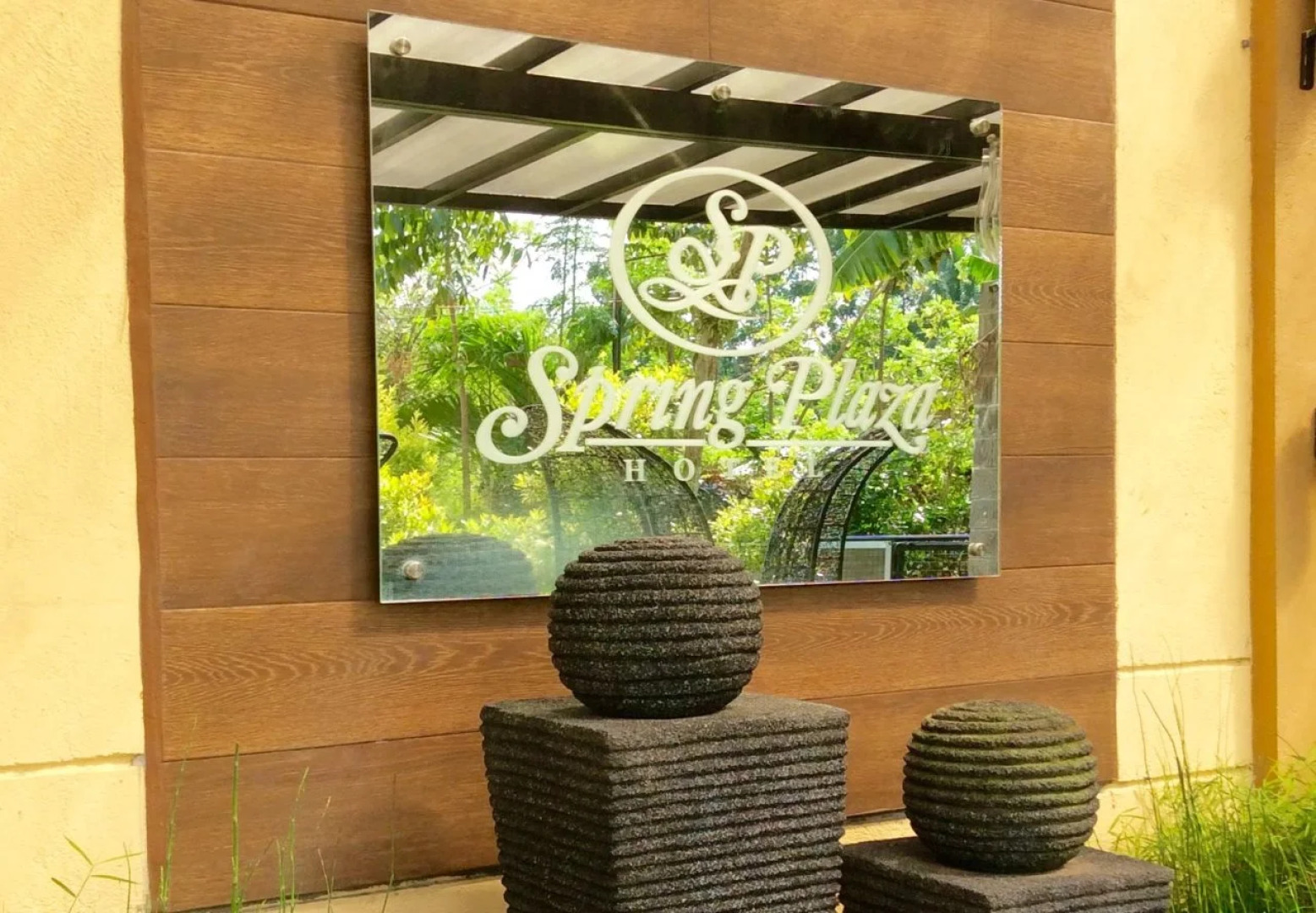 Spring Plaza Hotel