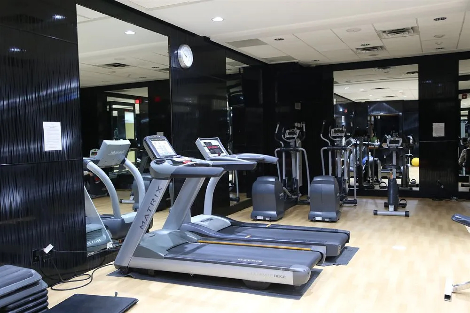 Sarkar Suites - 330 Burnhamthorpe Road