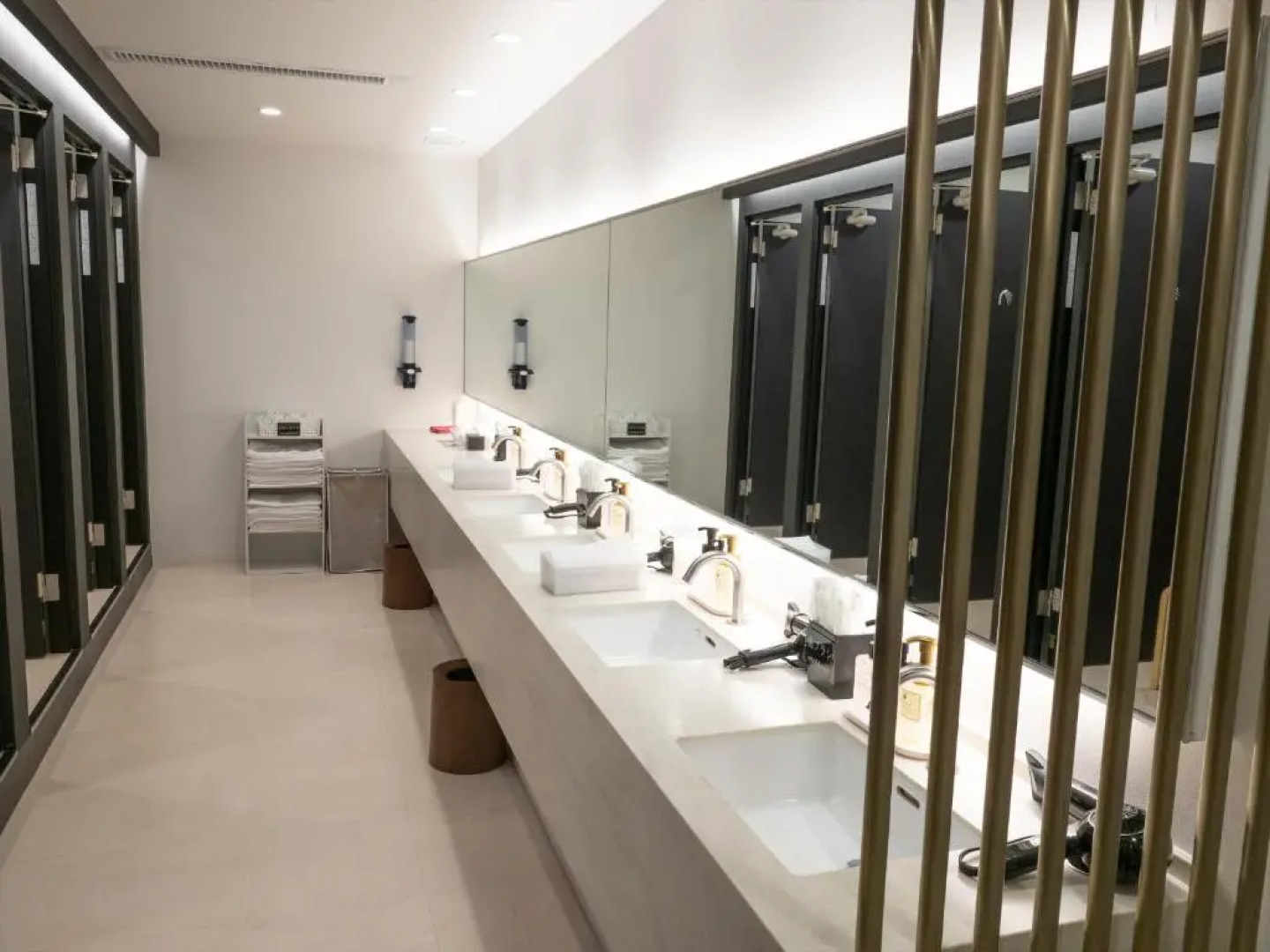 Leo Yu Capsule Hotel Nishifunabashi