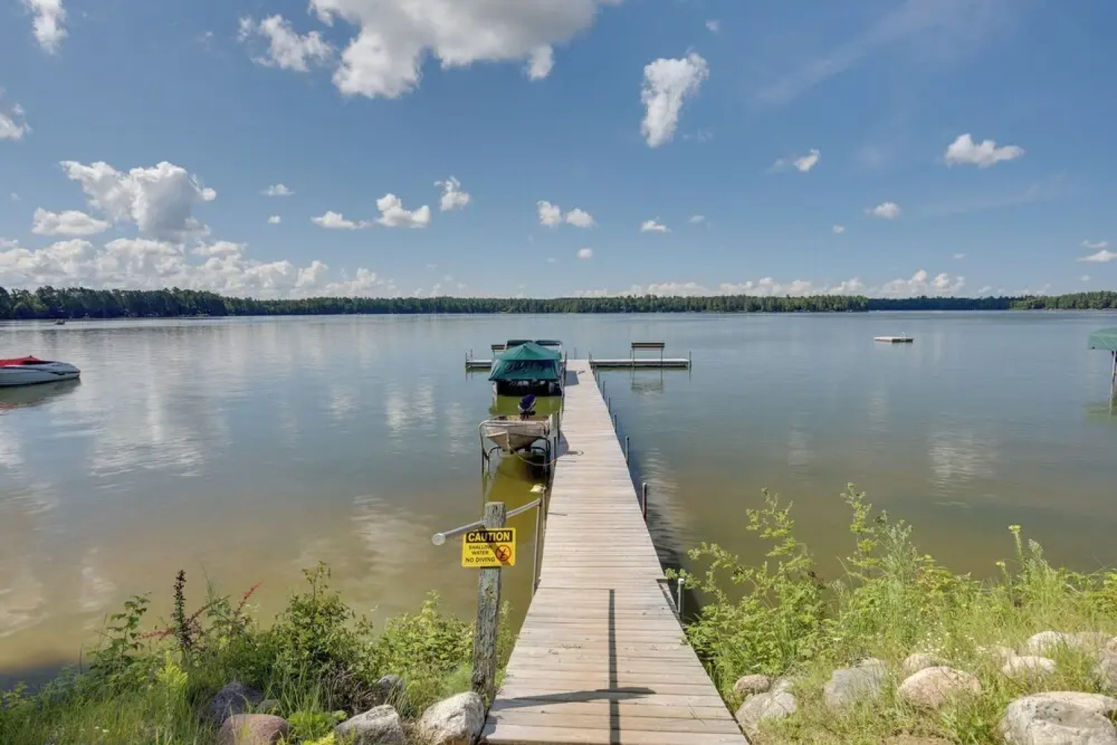 Quaint & Cozy Lake Cabin w/ Dock & Beach Access!