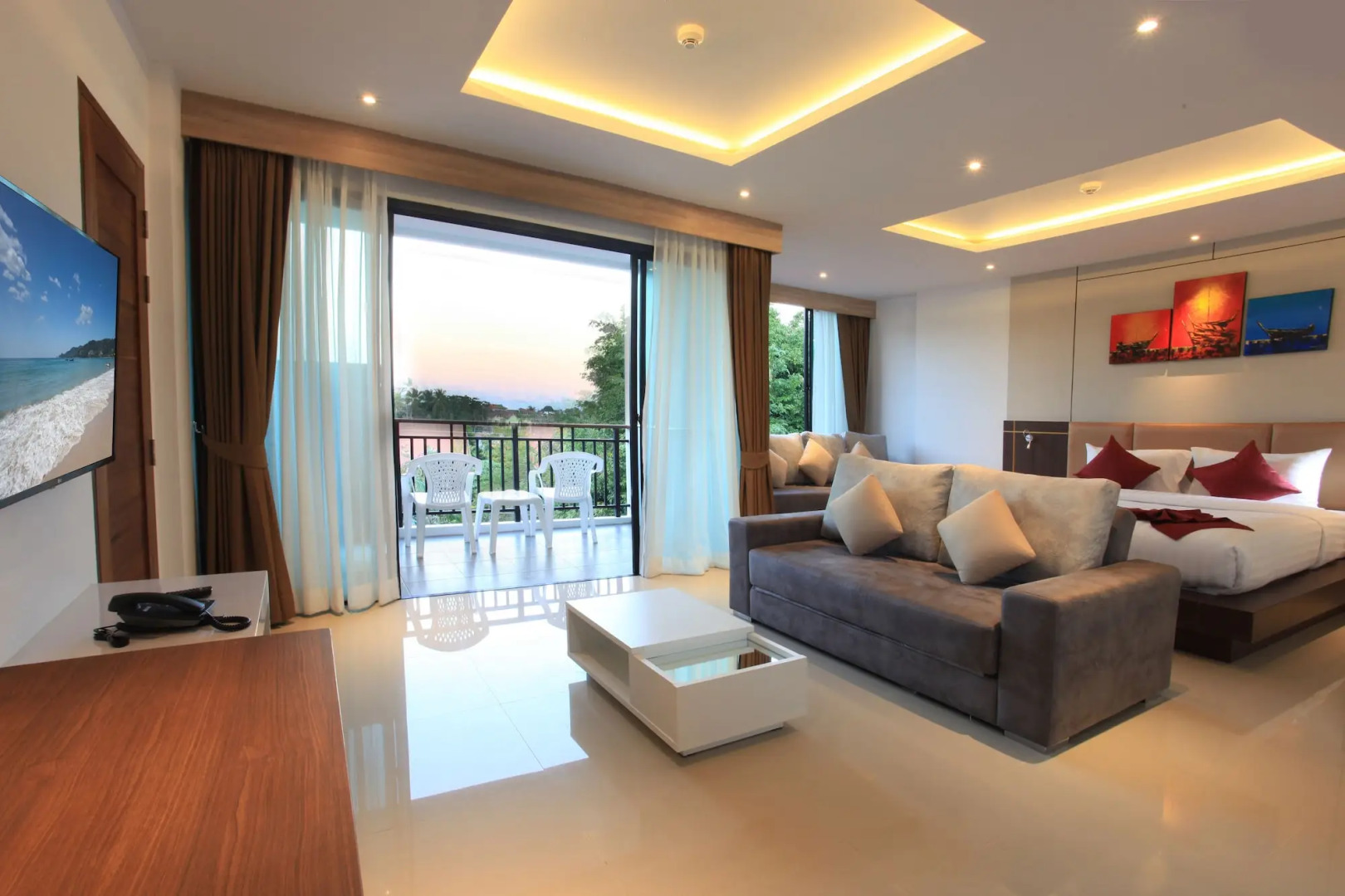 Paripas Patong Resort