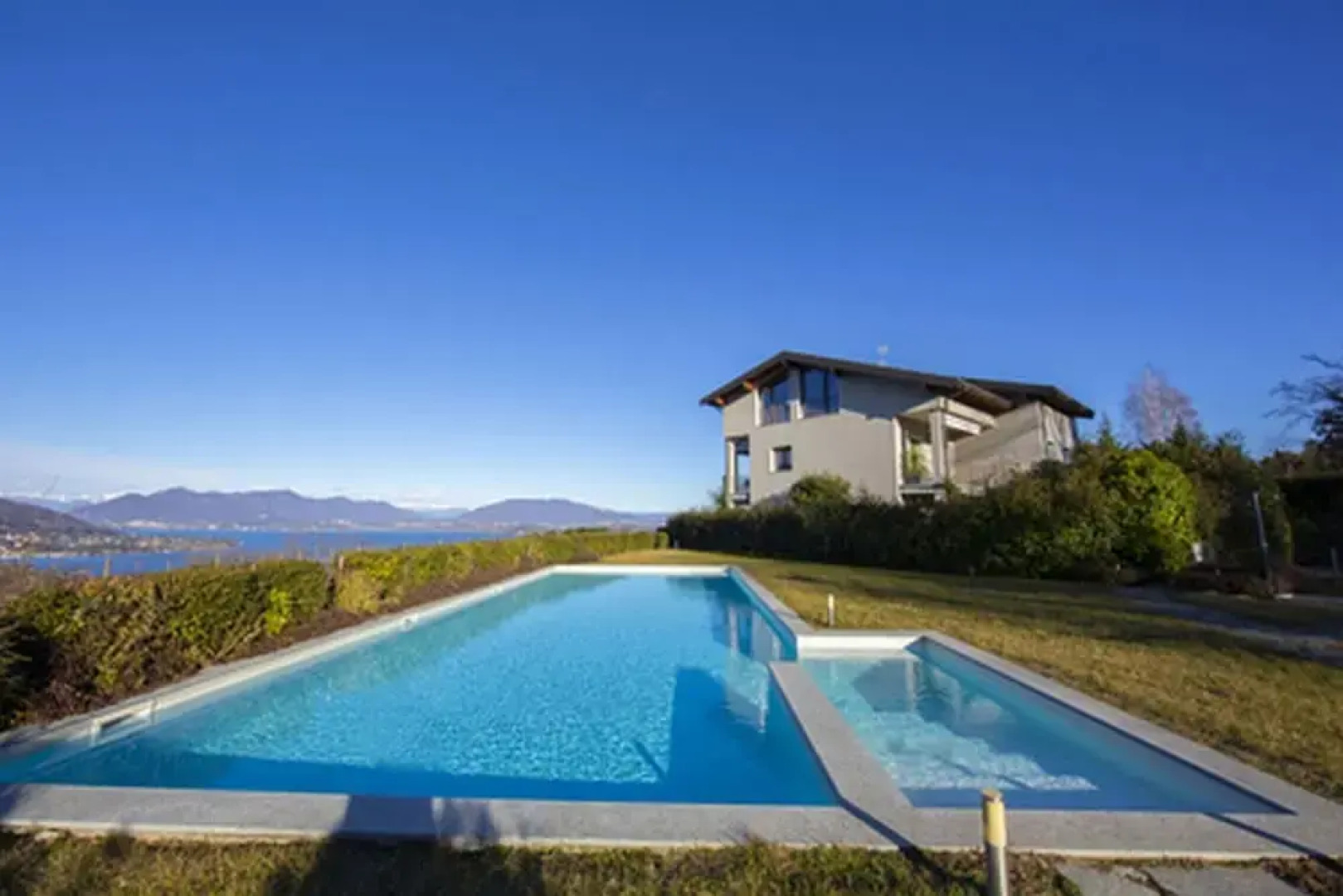 Sole di Meina Pool and Lake View