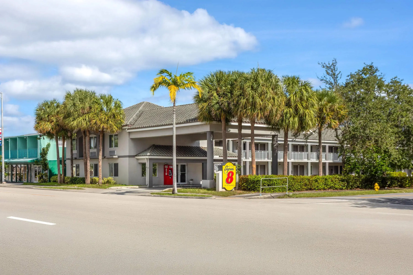 Super 8 by Wyndham Dania/Fort Lauderdale Arpt