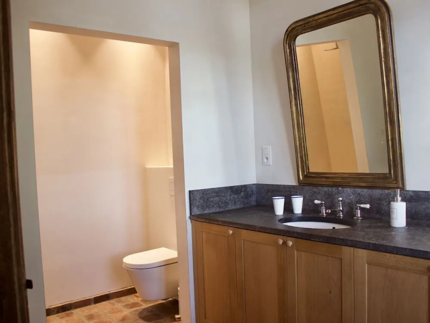 Vintage Mansion in Hoogstraten with Garden