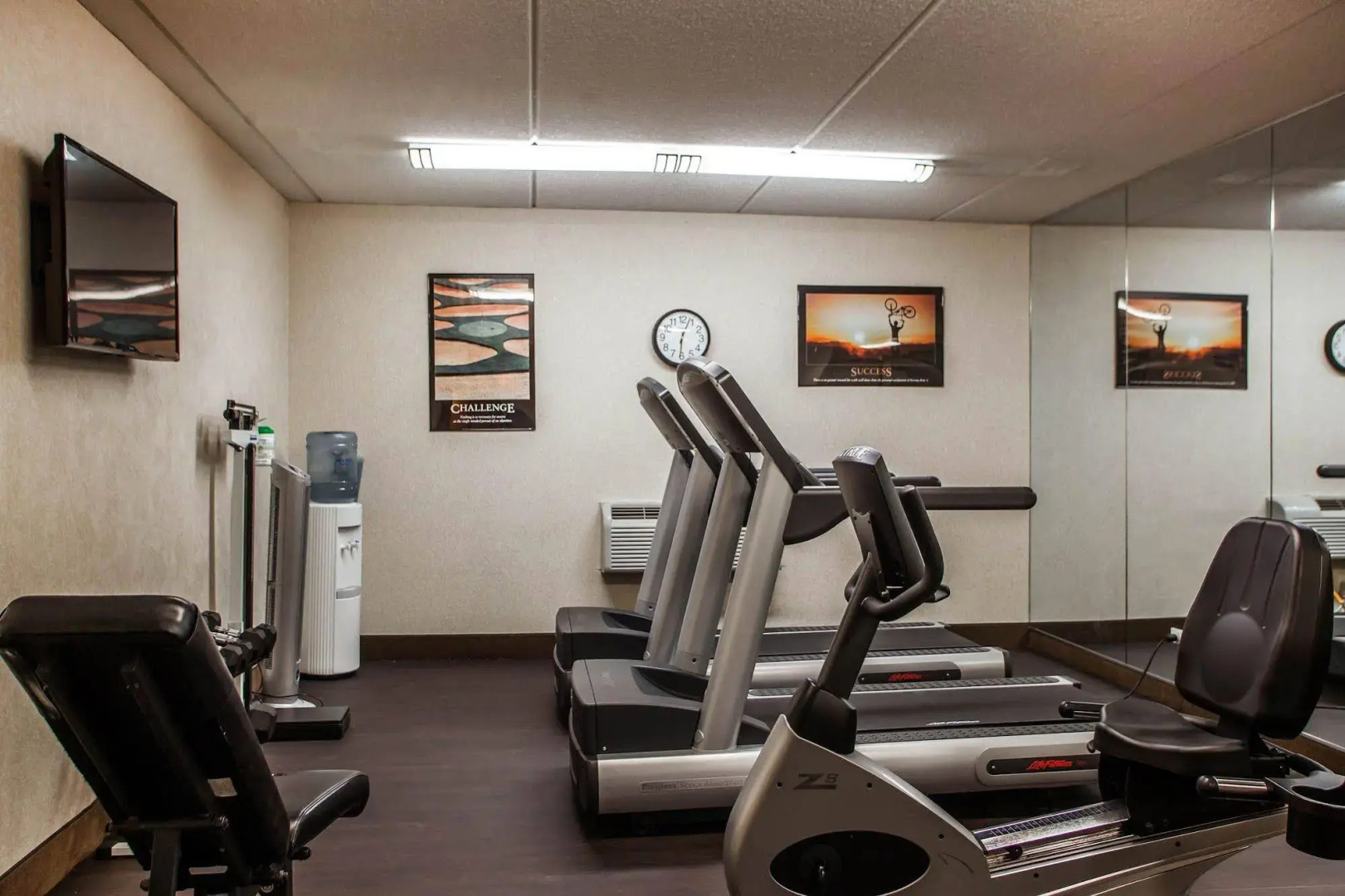 Suburban Studios Arlington Heights – Elk Grove