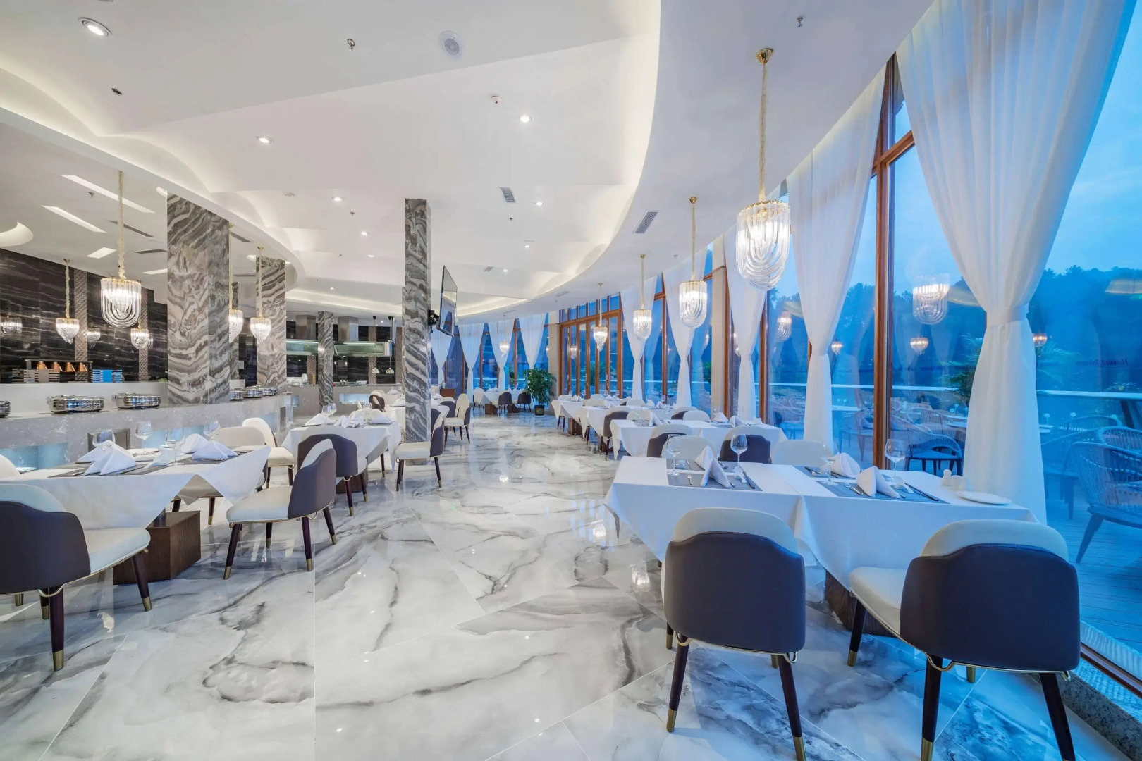 Howard Johnson By Wyndham Lake Serenity Hotel Neijiang