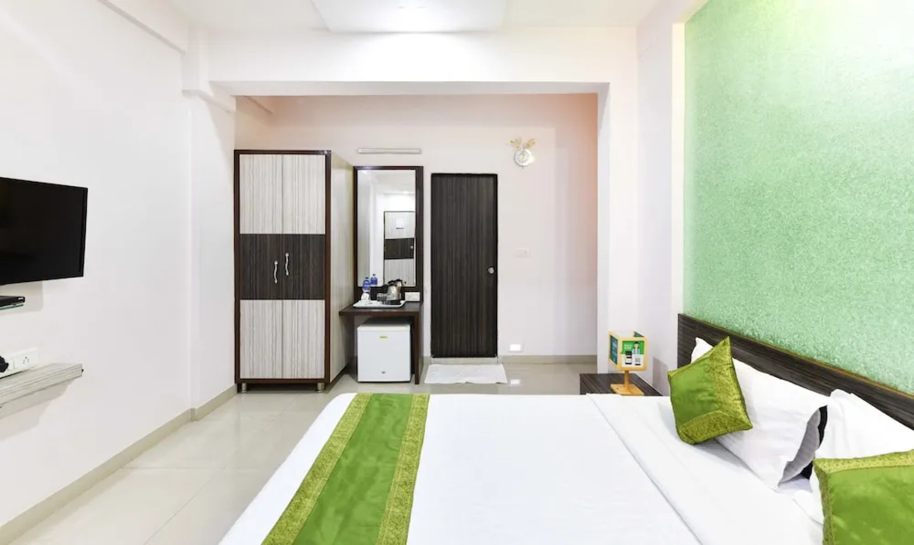 OYO 2116 Skylon Hotel