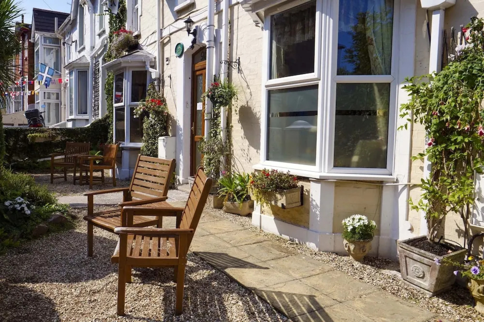 Cladda House & Holiday Apartments