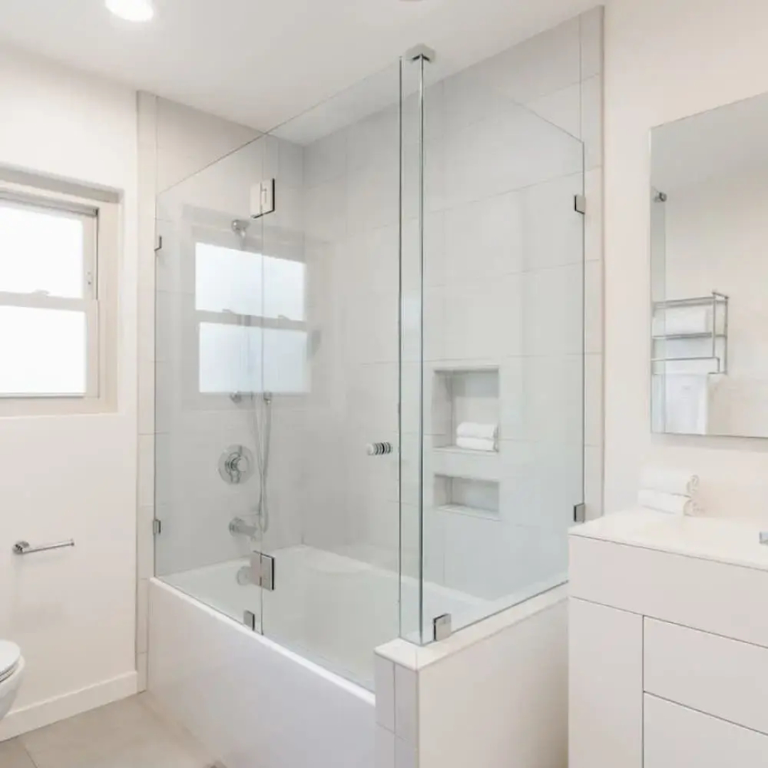 Spacious and Bright 5-bedroom Oasis Pool and Yard