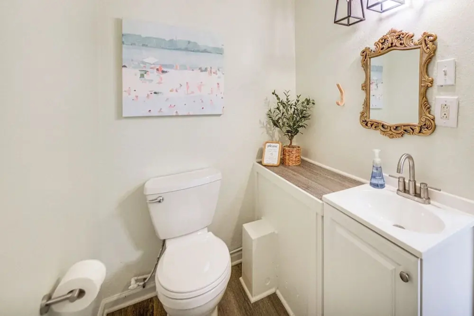 Pet-friendly Buxton Home w/ Balcony, 2 Mi to Beach