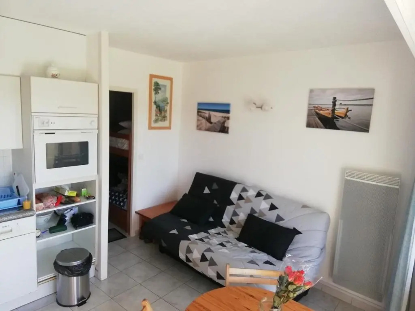 Appartement T2 cabine, capacité 4 personnes, à 600 m de la plage