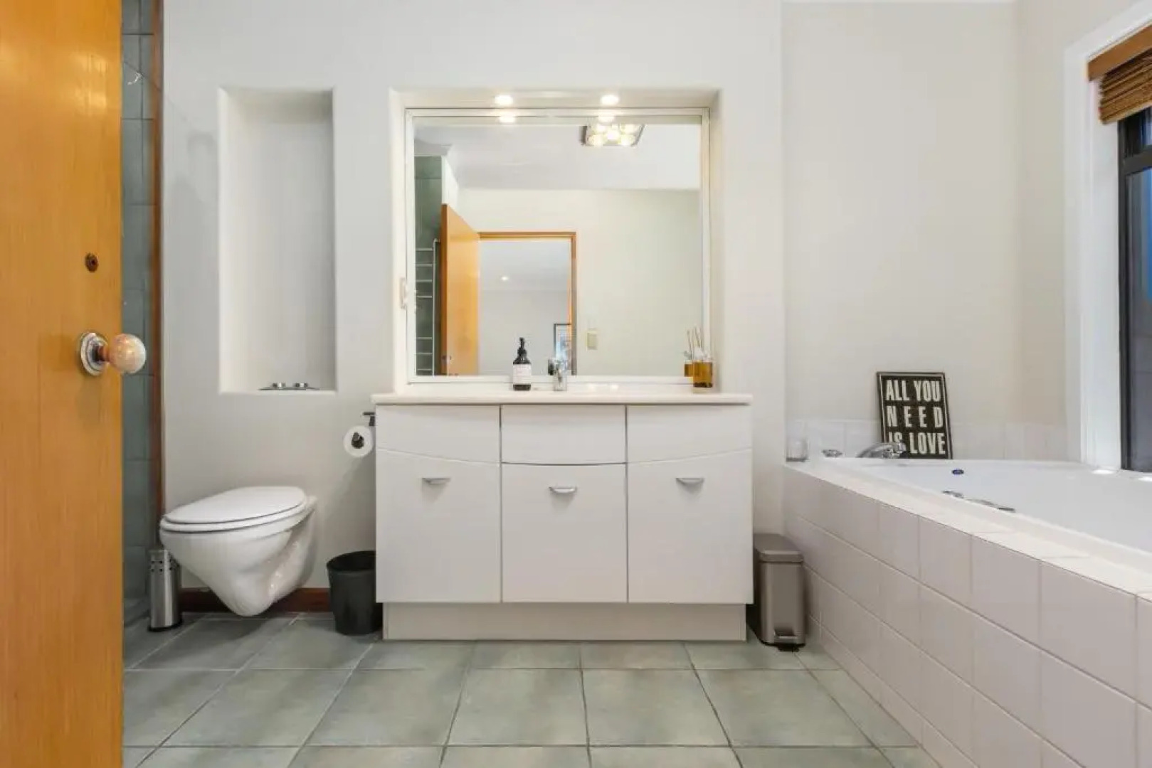 Hikanui Haven - Havelock North Holiday Home