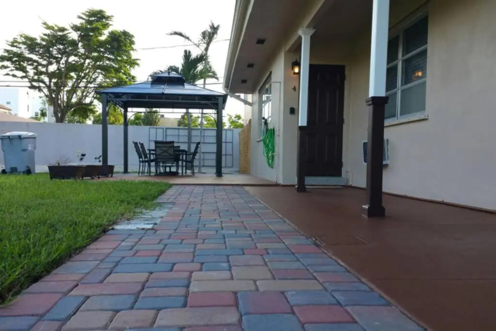 3220 NE 15th st. Unit 2