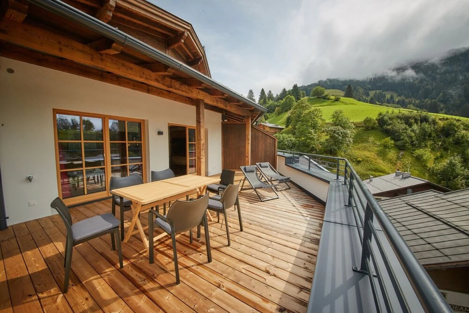 The Peak - Premium Apartments