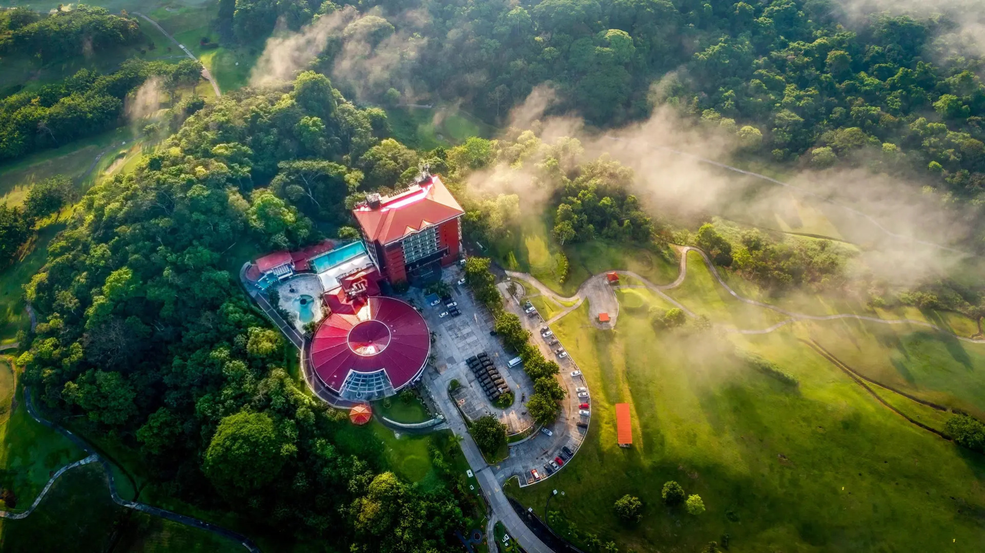 Summit Rainforest & Golf Resort