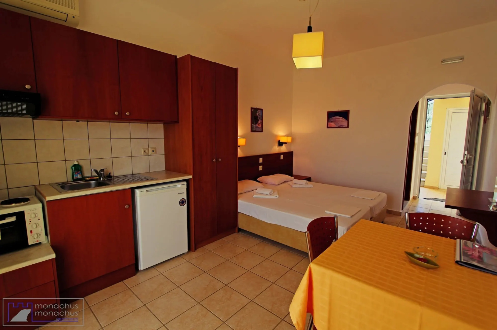 Monachus Monachus Apartments