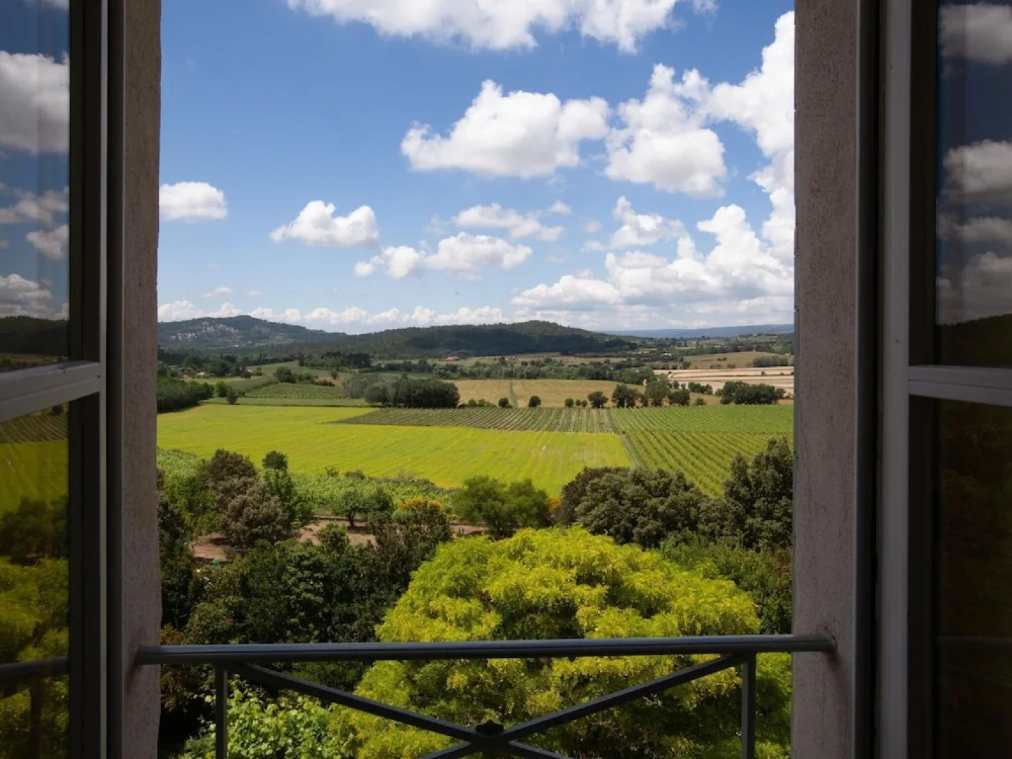 Secluded Holiday Home in Rustrel With Swimming Pool