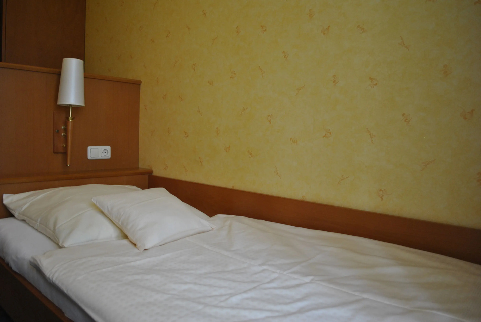 Caesaro Hotel & Pizzeria