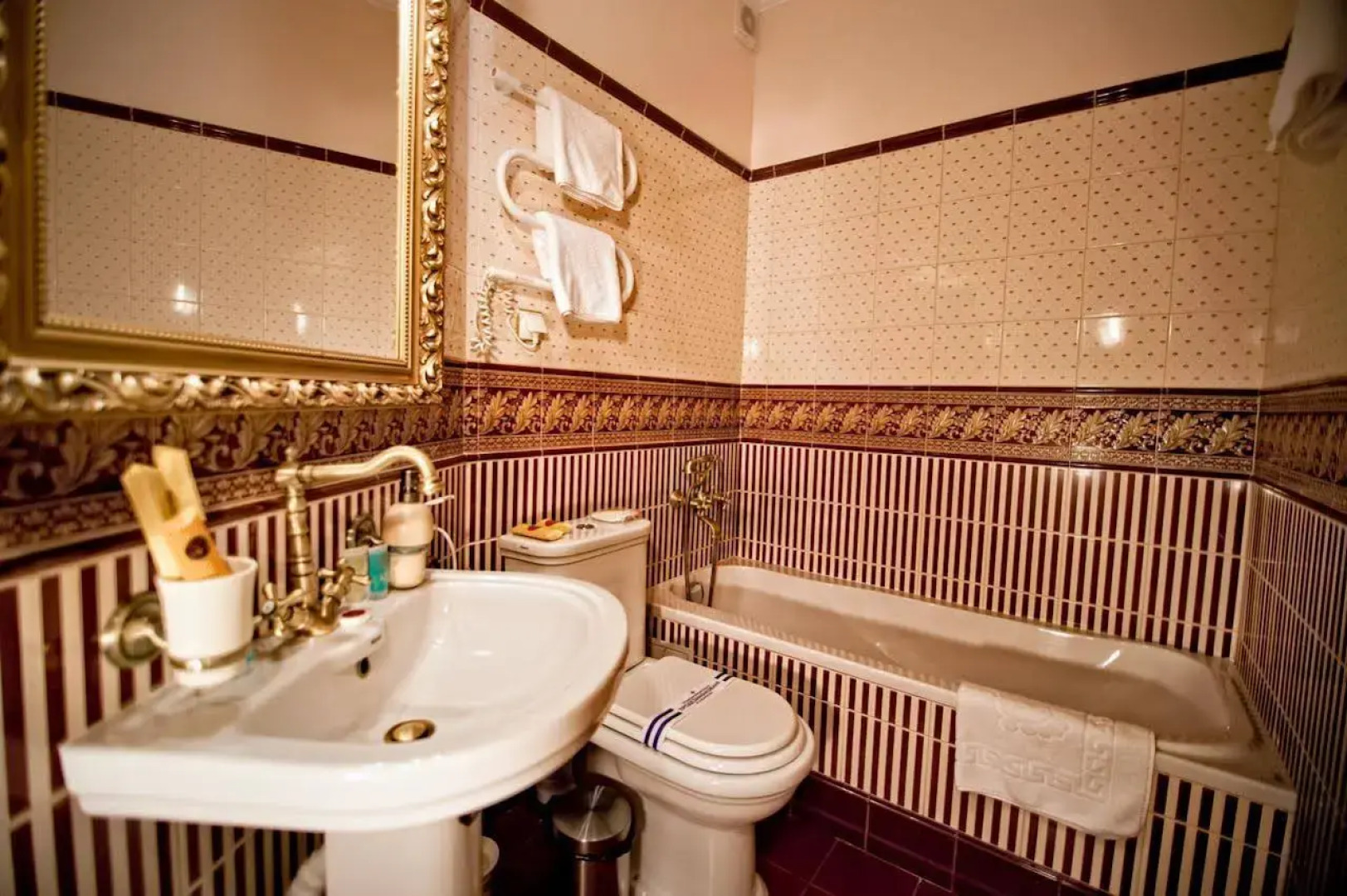 Отель «Роял Сити»